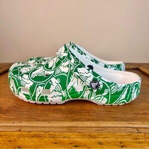 Crocs Classic Duke Print Clogs Women’s Size 8 Green White